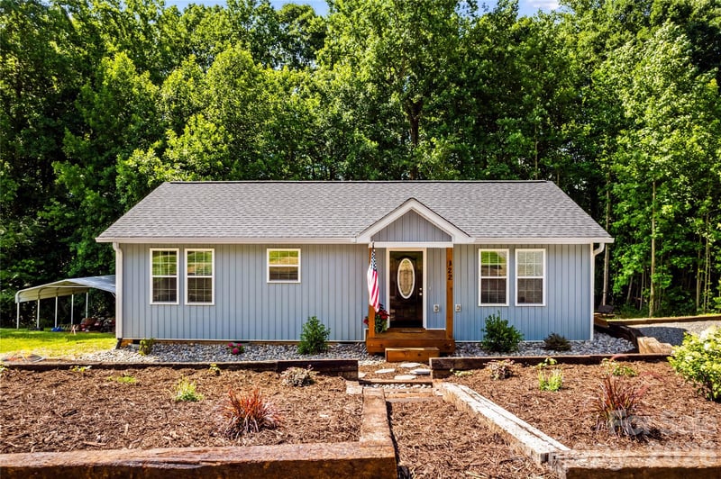122 Yadkin River Rd, Statesville, NC 28625