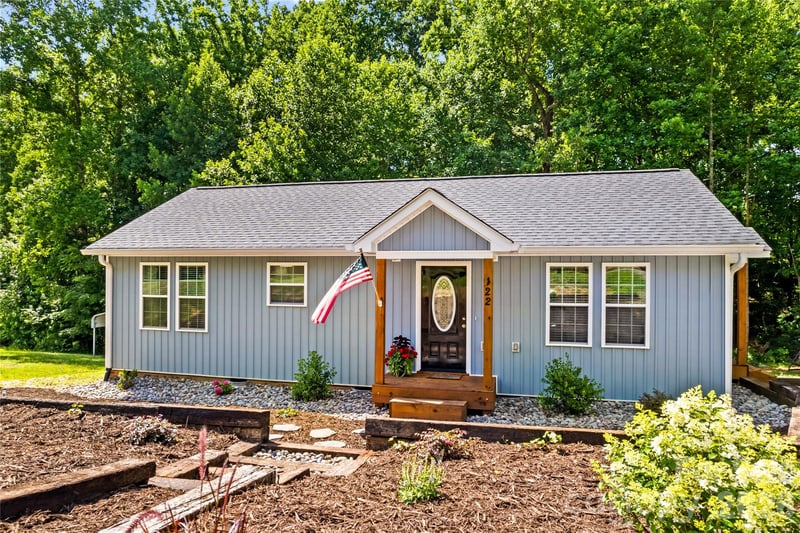 122 S Yadkin River Rd, Statesville, NC 28625