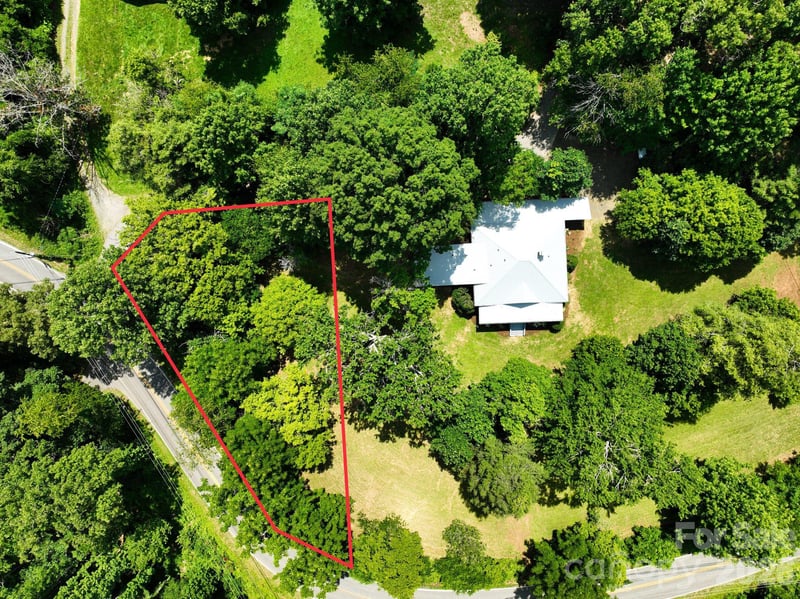 379 Chunns Cove Rd, Asheville, NC 28805