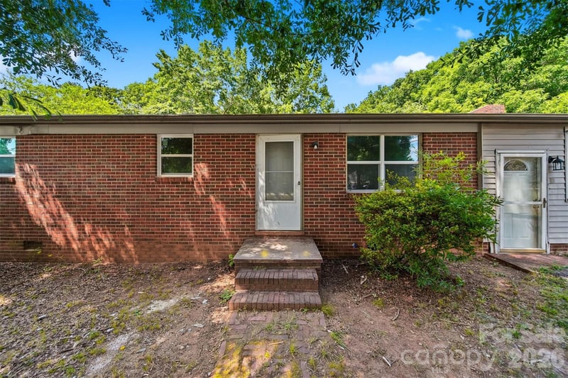 807 Mt Olive Church Rd, Newton, NC 28658