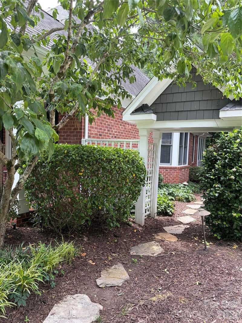 19725 Hagen Knoll Dr, Davidson, NC 28036