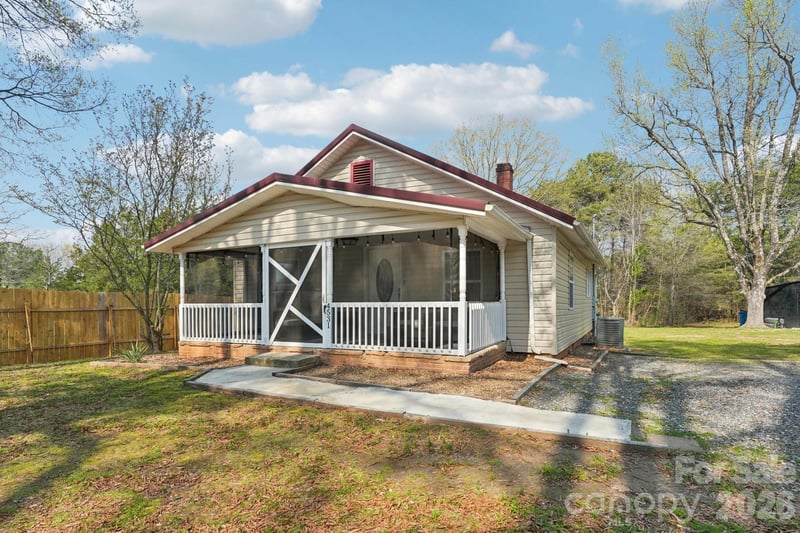 4531 Springs Rd, Conover, NC 28613