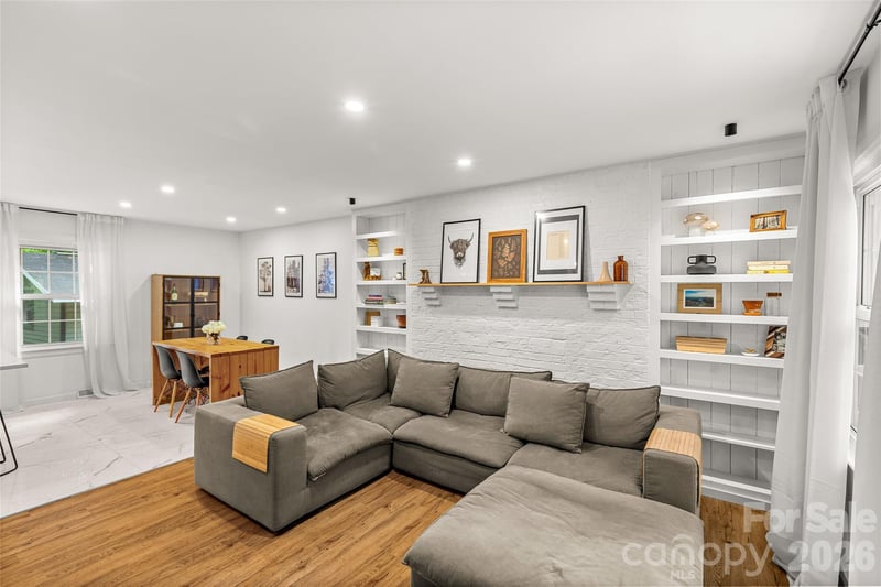 3900 Dunwoody Dr, Charlotte, NC 28215