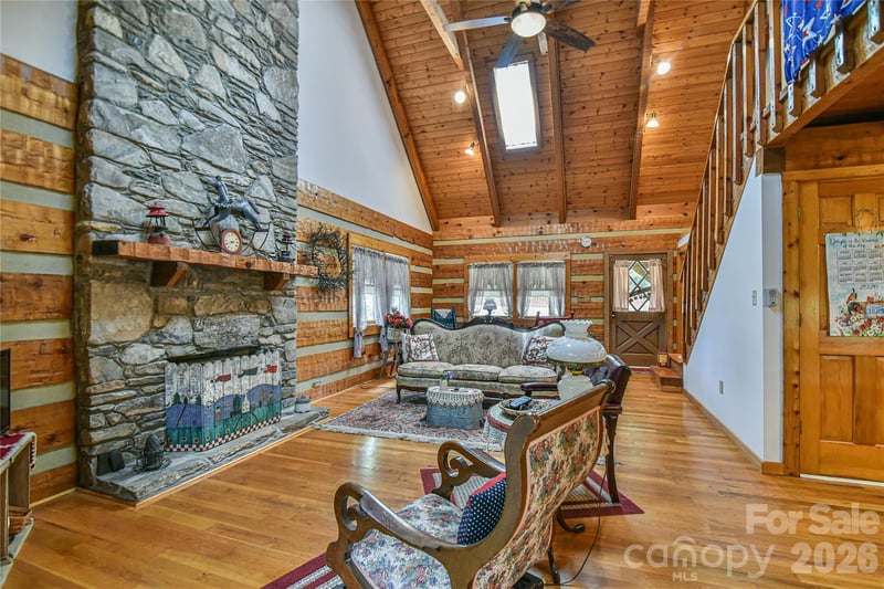 896 Aiken Rd, Asheville, NC 28804