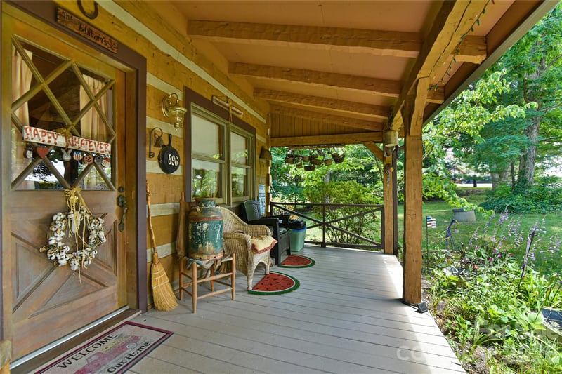 896 Aiken Rd, Asheville, NC 28804