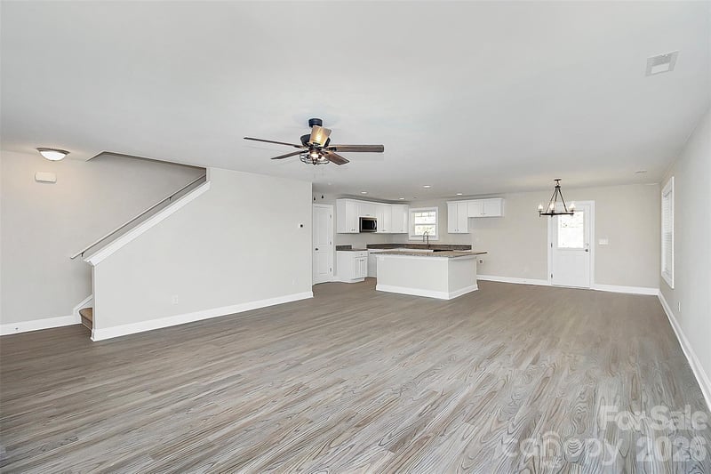2595 Henry Falls Dr, Hickory, NC 28602