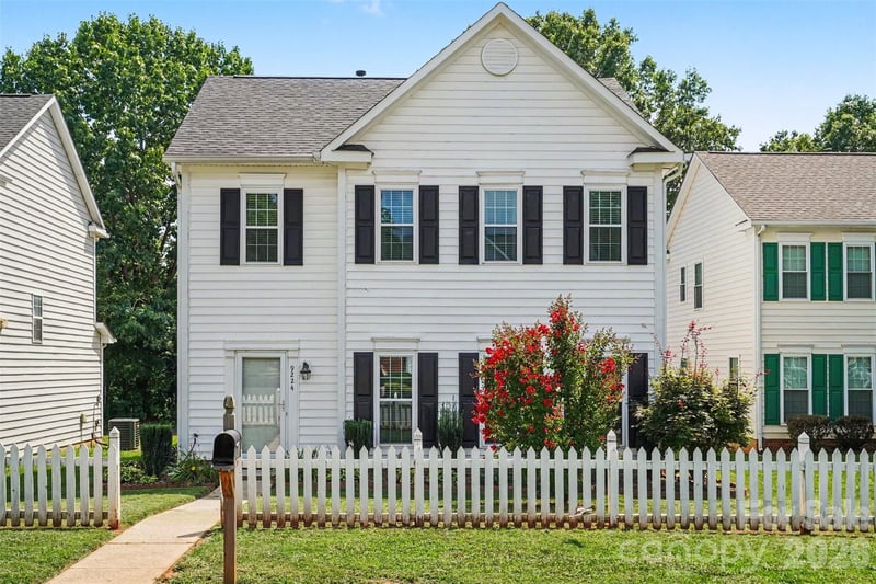 9224 Ligon Ct, Charlotte, NC 28213