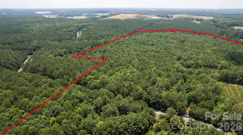 8169 Raccoon Track Dr, Sherrills Ford, NC 28673