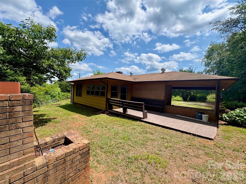 1812 Freemantown Rd, Lake Lure, NC 28746