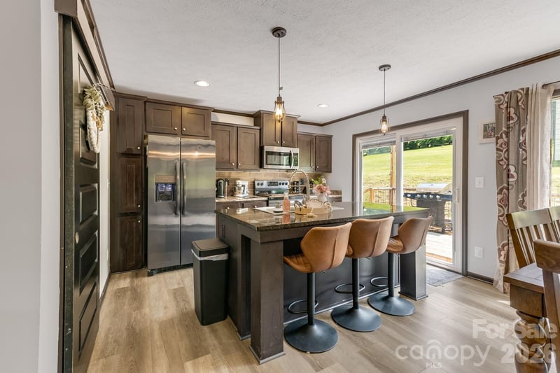 256 Phillips Valley Rd, Mars Hill, NC 28754