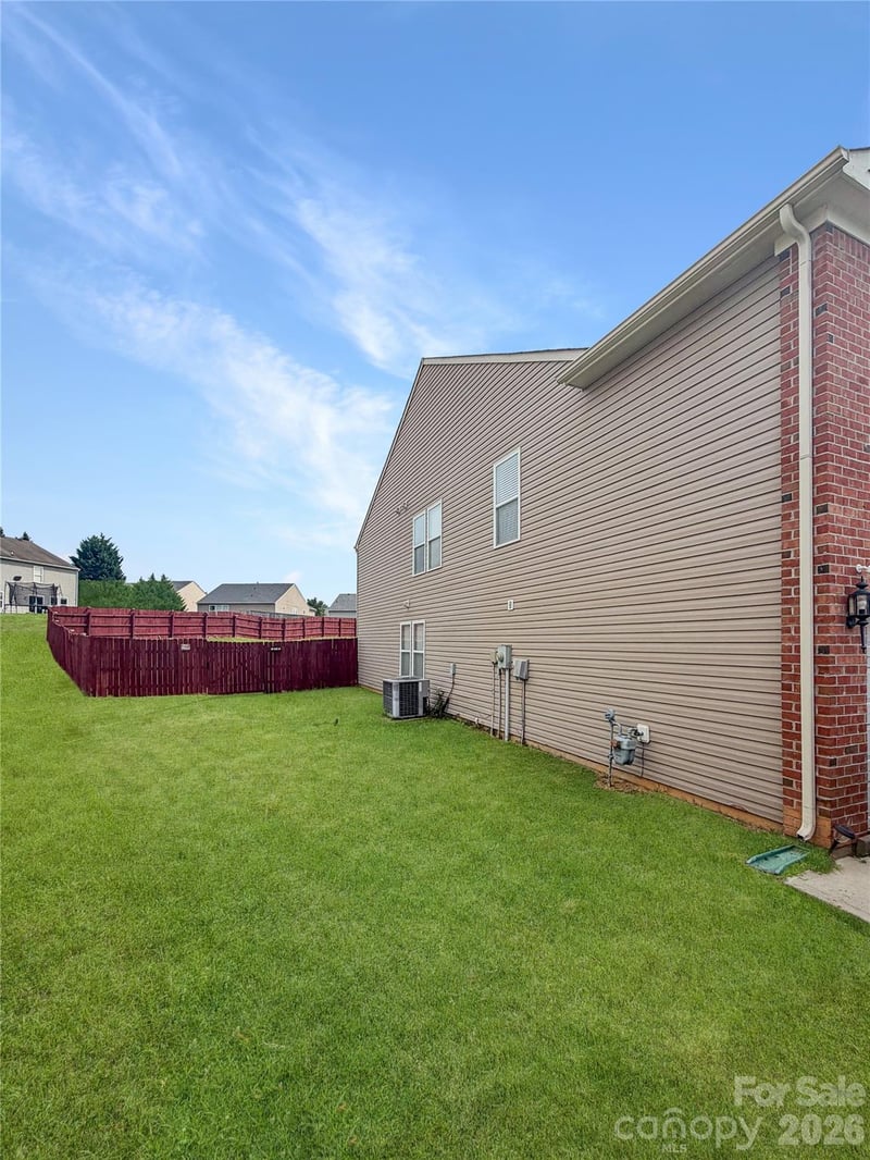 336 Farm Springs Dr, Mount Holly, NC 28120