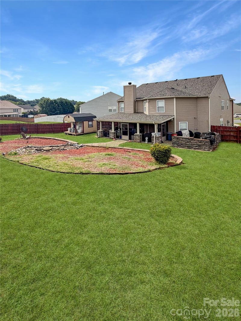 336 Farm Springs Dr, Mount Holly, NC 28120