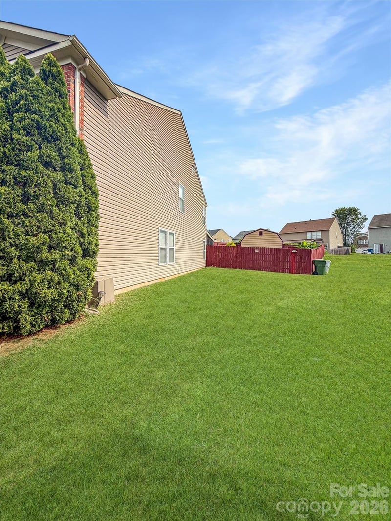 336 Farm Springs Dr, Mount Holly, NC 28120