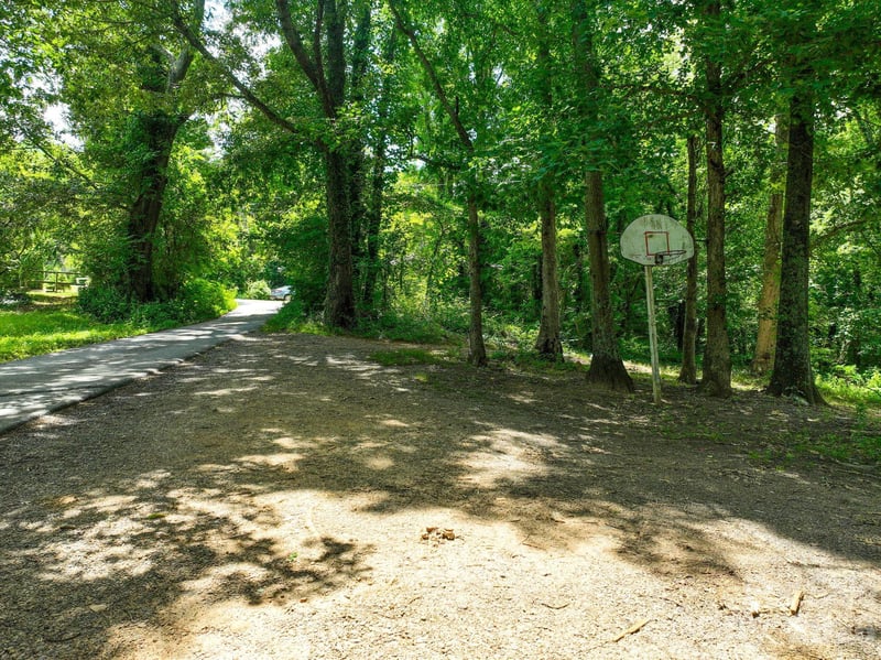 99999 Chunns Cove Rd, Asheville, NC 28805