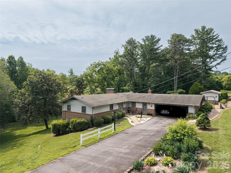 2234 Kool Park Rd, Hickory, NC 28601