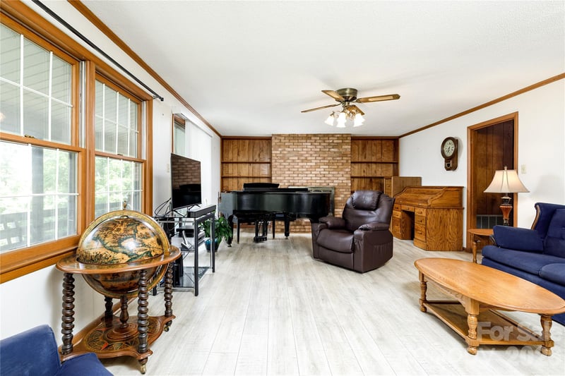 2234 Kool Park Rd, Hickory, NC 28601
