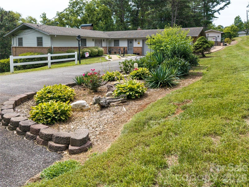2234 Kool Park Rd, Hickory, NC 28601