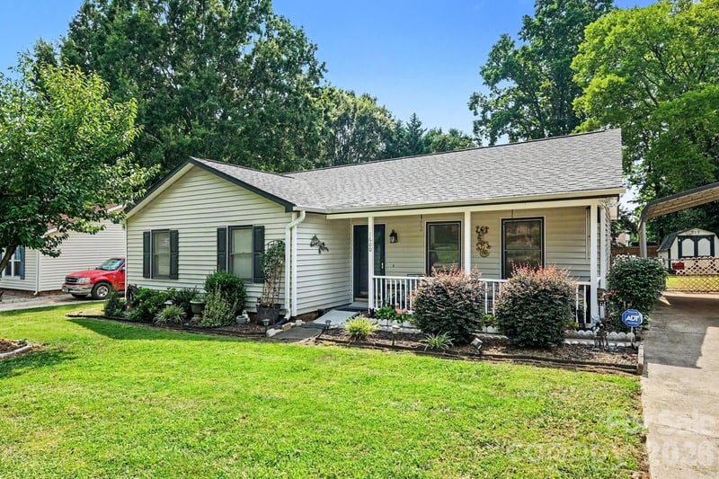 1600 Teddington Dr, Charlotte, NC 28214