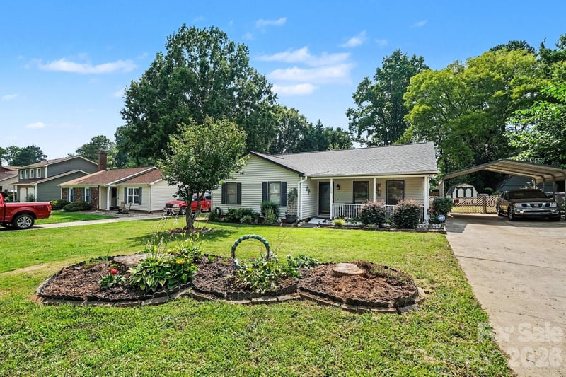 1600 Teddington Dr, Charlotte, NC 28214