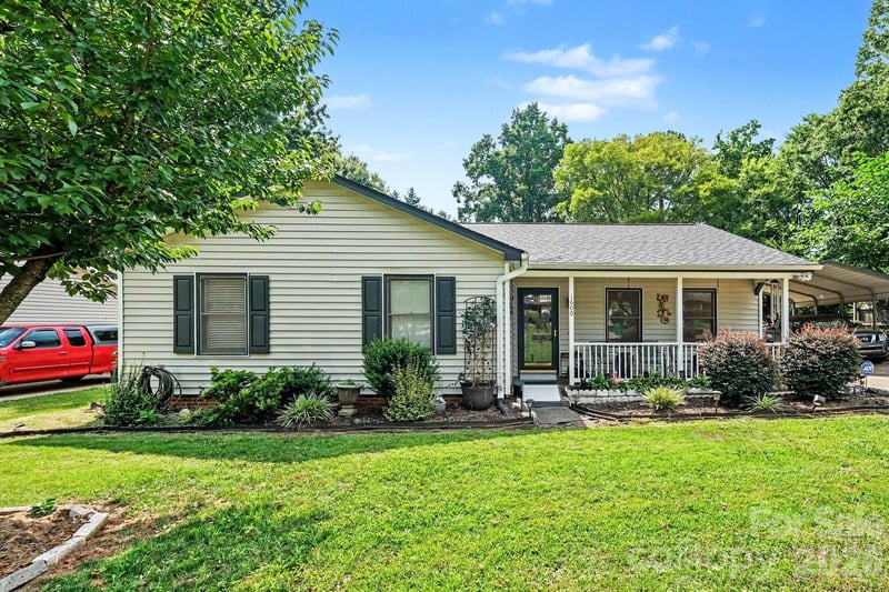 1600 Teddington Dr, Charlotte, NC 28214
