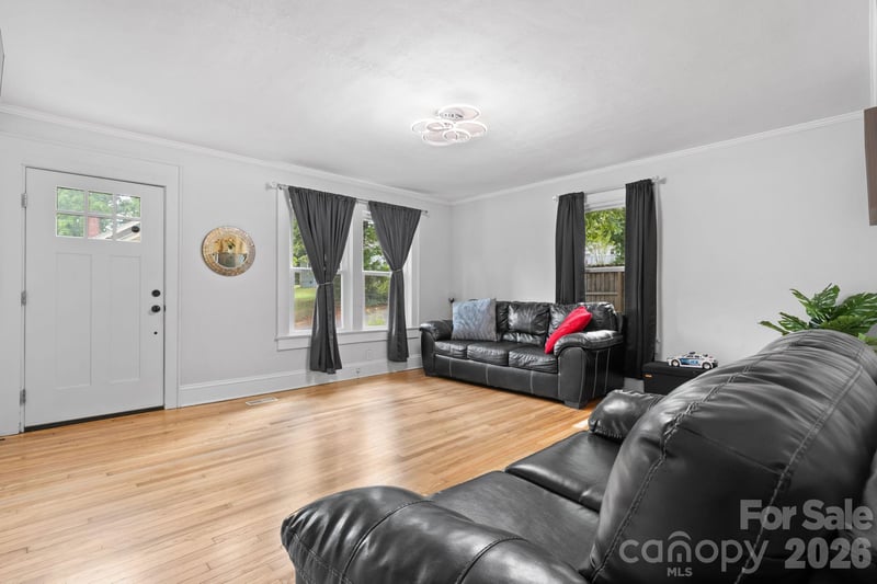 331 5th Ave, Hickory, NC 28602