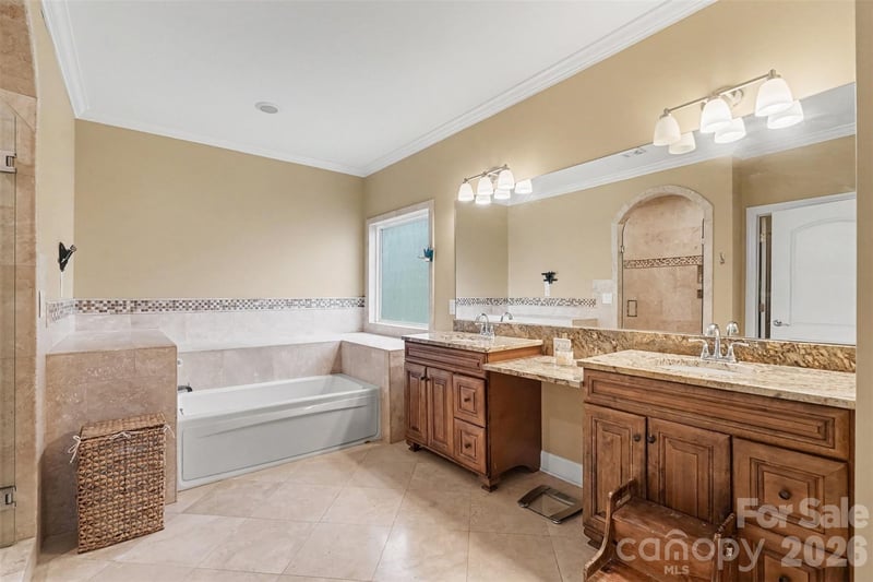 4574 Hunter Rhyne Rd, Lincolnton, NC 28092