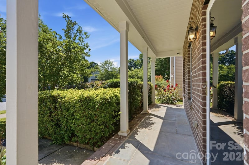 2740 Bramble Ridge Ct, Charlotte, NC 28215