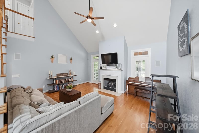 1753 30th Avenue Dr, Hickory, NC 28601