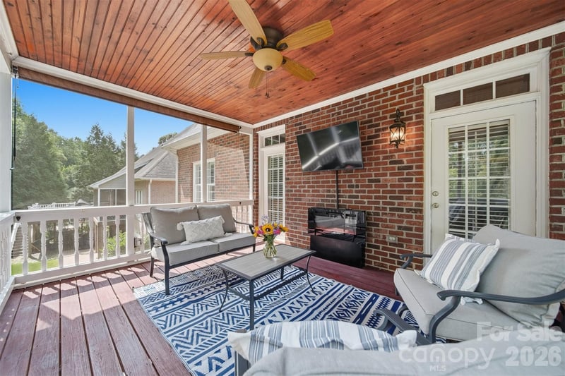 1753 30th Avenue Dr, Hickory, NC 28601