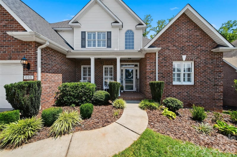 1753 30th Avenue Dr, Hickory, NC 28601