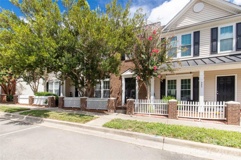 961 Coolsprings Ln, Rock Hill, SC 29730