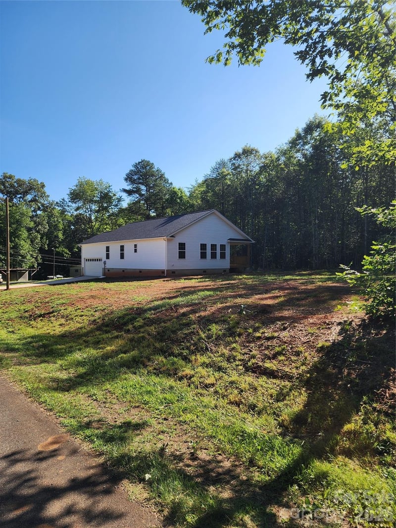 5900 Flamingo Dr #4, Conover, NC 28613