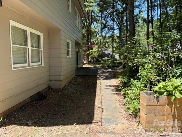 31 Spring Forest Cir, Asheville, NC 28803