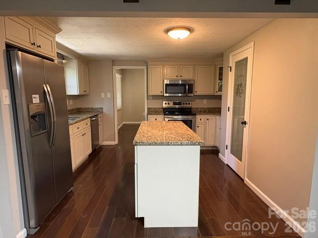 31 Spring Forest Cir, Asheville, NC 28803