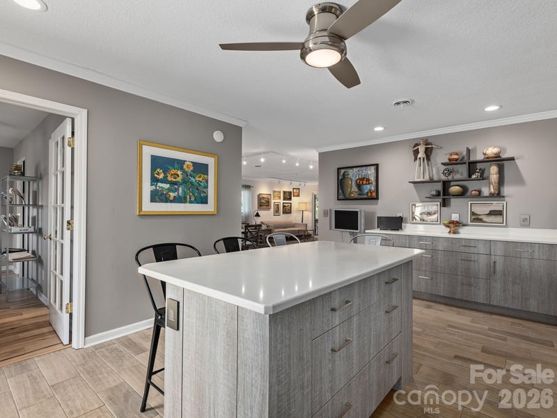 321 Britton Creek Dr, Hendersonville, NC 28791