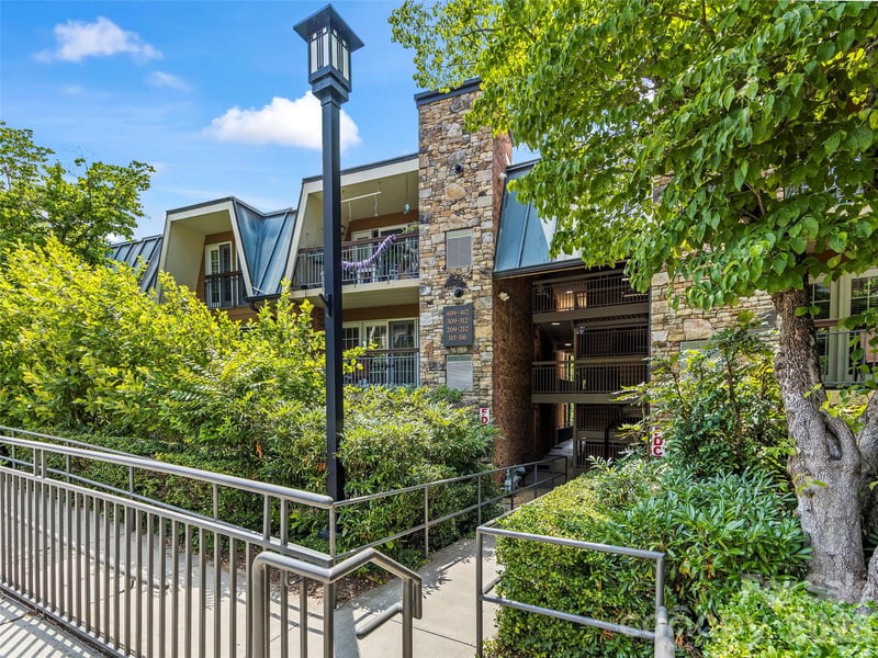 310 Bowling Park Rd, Asheville, NC 28803