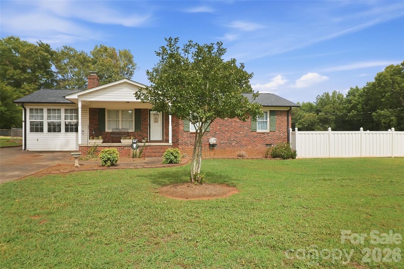 115 Arc St, Bessemer City, NC 28016