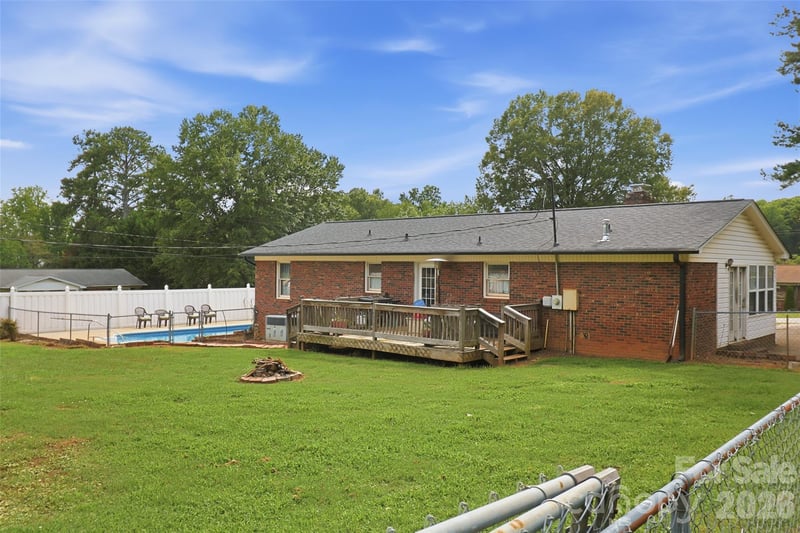 115 Arc St, Bessemer City, NC 28016