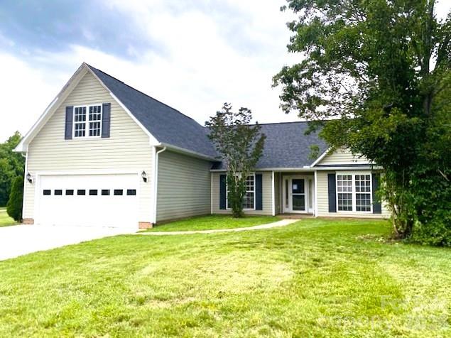 222 Misty Valley Rd, Fletcher, NC 28732