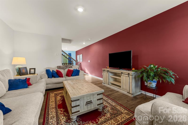 4 Virginia Commons Dr, Arden, NC 28704