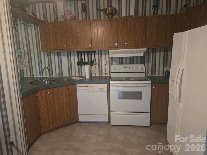 4632 Belvedere Dr, Claremont, NC 28610