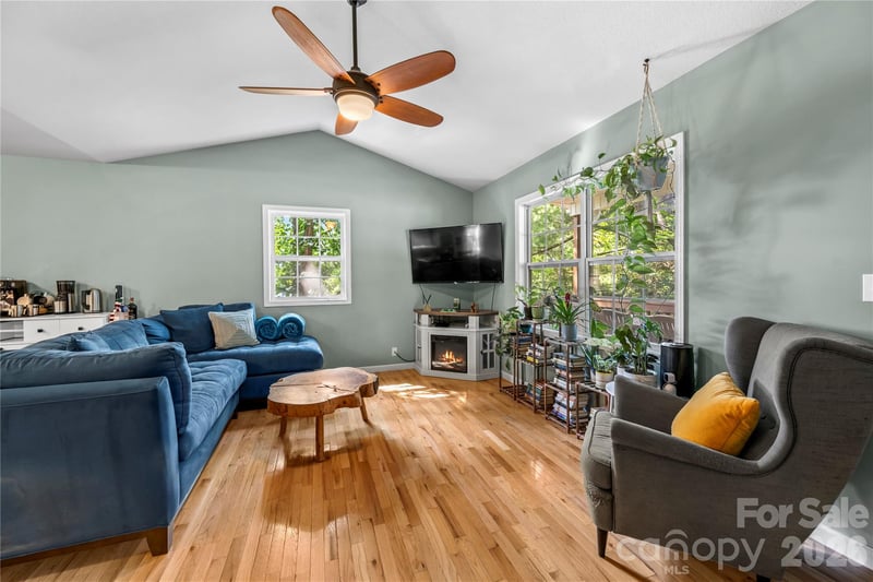11 W Raleigh Rd, Asheville, NC 28803