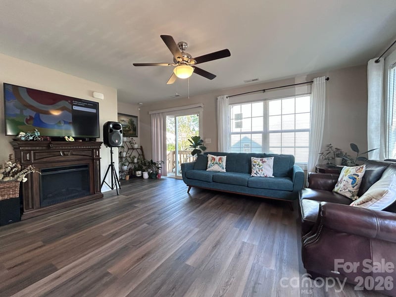 606 Carpenter St, Dallas, NC 28034