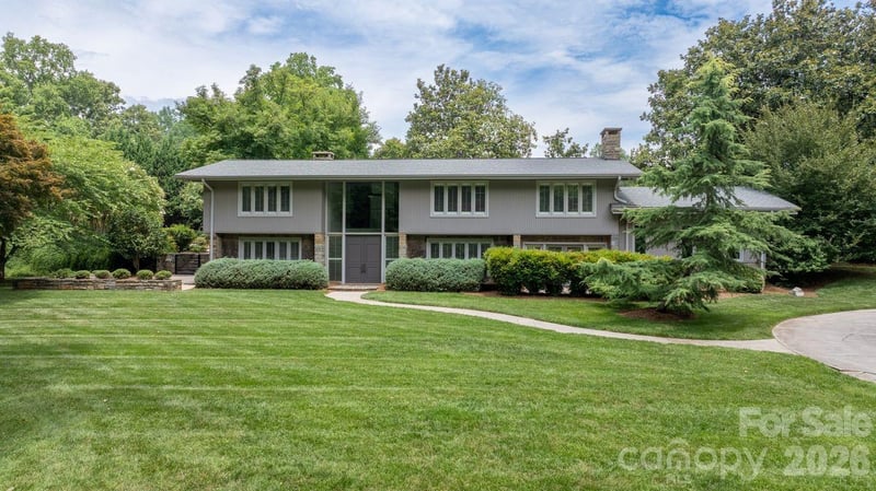226 20th Avenue Pl, Hickory, NC 28601
