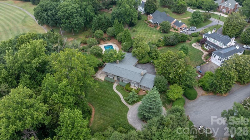 226 20th Avenue Pl, Hickory, NC 28601