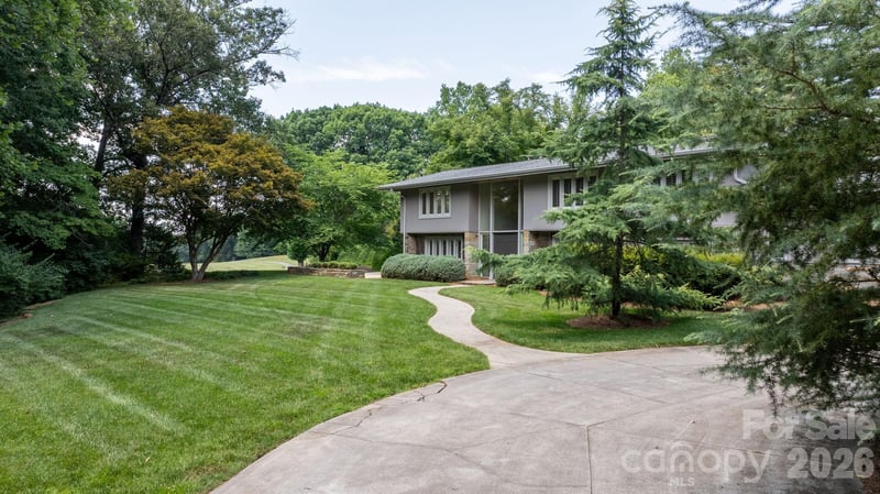 226 20th Avenue Pl, Hickory, NC 28601