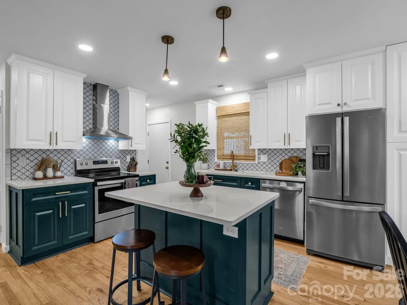14 Penelope St, Black Mountain, NC 28711