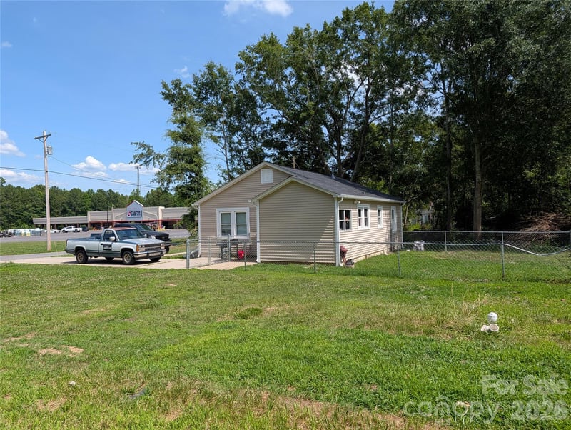 108 Cherry St, Cherryville, NC 28021