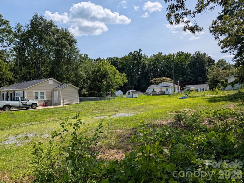 108 Cherry St, Cherryville, NC 28021