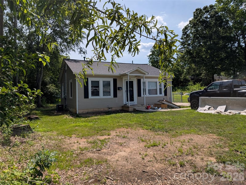 108 Cherry St, Cherryville, NC 28021